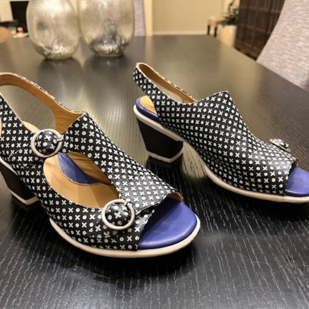 John Fluevog 'Awe' Black + White + Blue Slingback